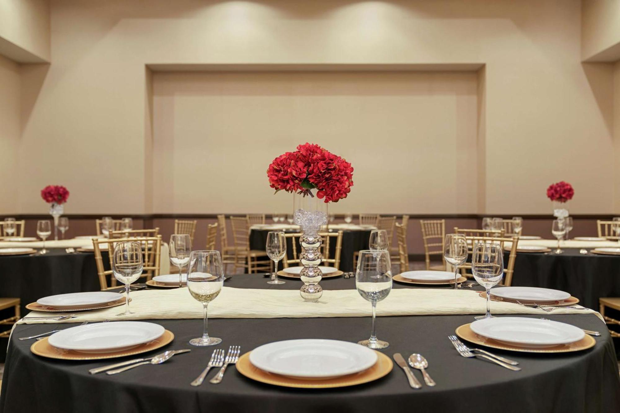 Embassy Suites By Hilton Salt Lake West Valley City Exteriör bild